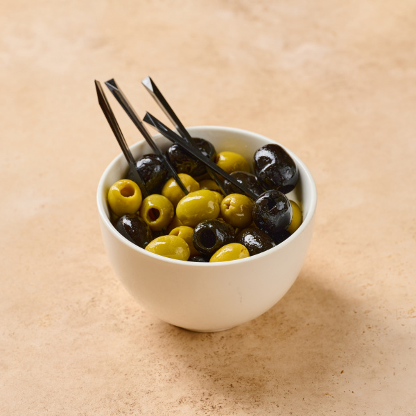 Оливки и маслины